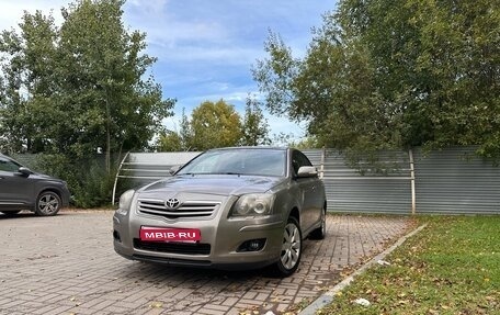 Toyota Avensis III рестайлинг, 2006 год, 500 000 рублей, 1 фотография