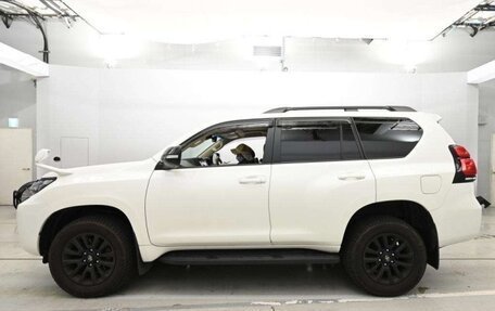 Toyota Land Cruiser Prado 150 рестайлинг 2, 2023 год, 7 138 000 рублей, 7 фотография