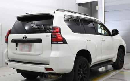 Toyota Land Cruiser Prado 150 рестайлинг 2, 2023 год, 7 138 000 рублей, 2 фотография