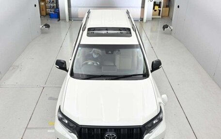 Toyota Land Cruiser Prado 150 рестайлинг 2, 2023 год, 7 138 000 рублей, 5 фотография