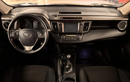 Toyota RAV4, 2016 год, 2 200 000 рублей, 2 фотография