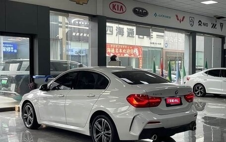 BMW 1 серия, 2023 год, 1 900 000 рублей, 3 фотография