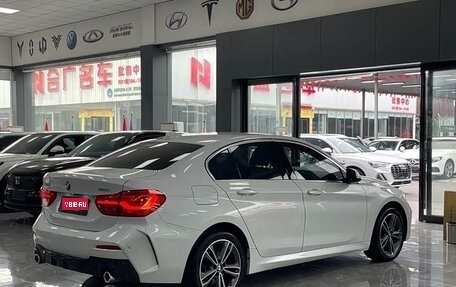 BMW 1 серия, 2023 год, 1 900 000 рублей, 5 фотография