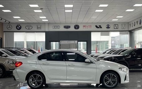 BMW 1 серия, 2023 год, 1 900 000 рублей, 7 фотография
