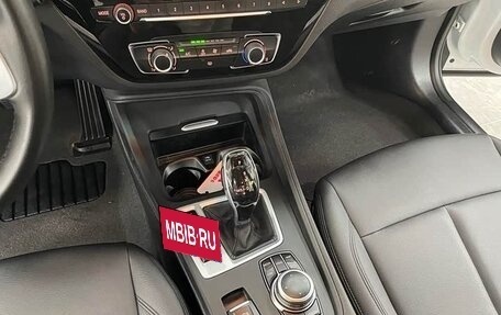 BMW 1 серия, 2023 год, 1 900 000 рублей, 16 фотография