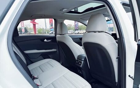 KIA K3, 2023 год, 1 340 000 рублей, 13 фотография
