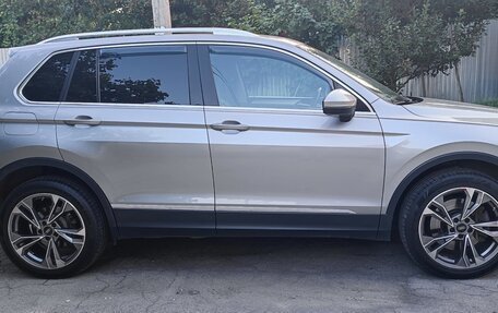 Volkswagen Tiguan II, 2017 год, 1 950 000 рублей, 4 фотография