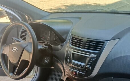 Hyundai Solaris II рестайлинг, 2016 год, 760 000 рублей, 4 фотография