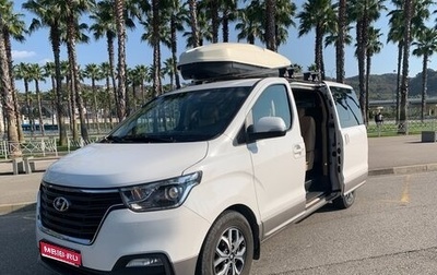 Hyundai H-1 II рестайлинг, 2018 год, 2 000 000 рублей, 1 фотография