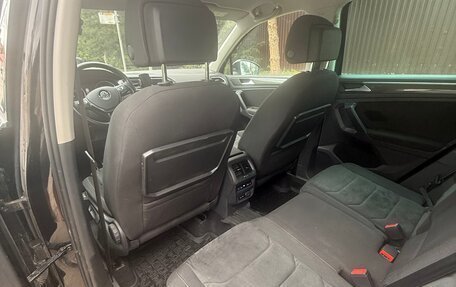 Volkswagen Tiguan II, 2019 год, 2 220 000 рублей, 11 фотография