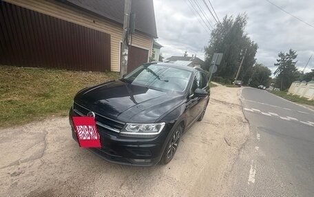 Volkswagen Tiguan II, 2019 год, 2 220 000 рублей, 3 фотография