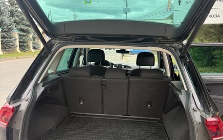 Volkswagen Tiguan II, 2019 год, 2 220 000 рублей, 13 фотография