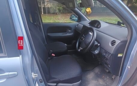 Toyota Sienta I, 2011 год, 750 000 рублей, 9 фотография