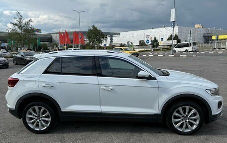 Volkswagen T-Roc I, 2021 год, 2 000 000 рублей, 4 фотография