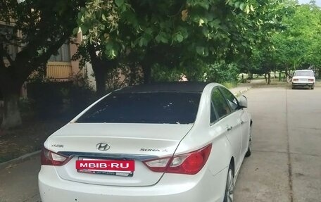 Hyundai Sonata VI, 2011 год, 600 000 рублей, 2 фотография