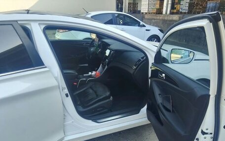 Hyundai Sonata VI, 2011 год, 600 000 рублей, 13 фотография
