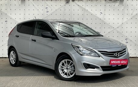 Hyundai Solaris II рестайлинг, 2015 год, 1 030 000 рублей, 2 фотография