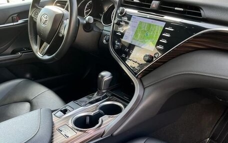 Toyota Camry, 2018 год, 3 200 000 рублей, 6 фотография