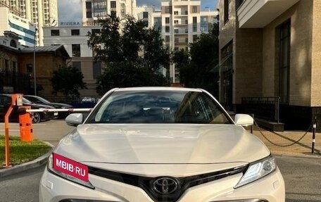 Toyota Camry, 2018 год, 3 200 000 рублей, 4 фотография