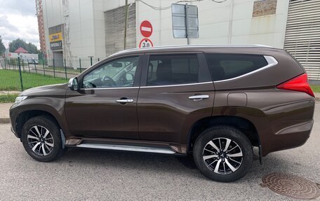 Mitsubishi Pajero Sport III рестайлинг, 2018 год, 2 950 000 рублей, 5 фотография