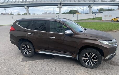 Mitsubishi Pajero Sport III рестайлинг, 2018 год, 2 950 000 рублей, 3 фотография