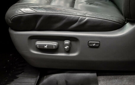 Toyota Land Cruiser 200, 2010 год, 3 050 000 рублей, 15 фотография