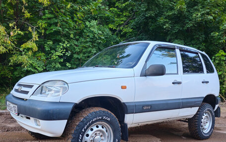 Chevrolet Niva I рестайлинг, 2003 год, 395 000 рублей, 2 фотография