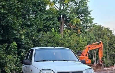 Chevrolet Niva I рестайлинг, 2003 год, 395 000 рублей, 1 фотография