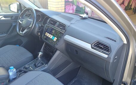 Volkswagen Tiguan II, 2022 год, 3 800 000 рублей, 3 фотография