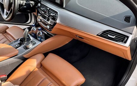 BMW 5 серия, 2018 год, 3 800 000 рублей, 13 фотография
