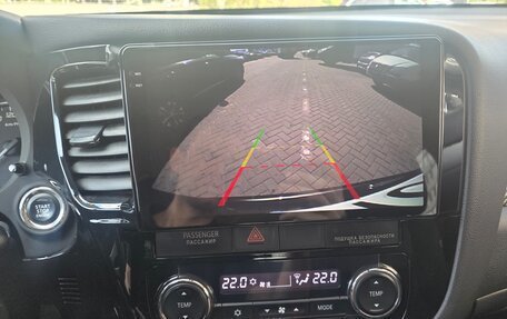 Mitsubishi Outlander III рестайлинг 3, 2014 год, 1 600 000 рублей, 12 фотография