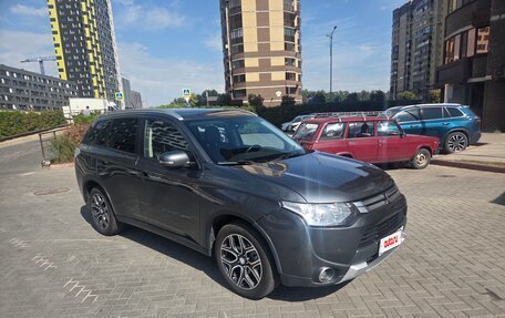 Mitsubishi Outlander III рестайлинг 3, 2014 год, 1 600 000 рублей, 22 фотография