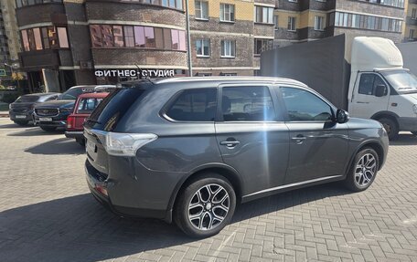 Mitsubishi Outlander III рестайлинг 3, 2014 год, 1 600 000 рублей, 20 фотография