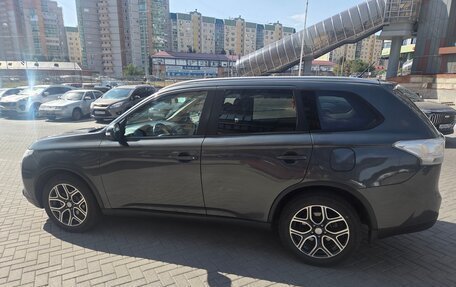 Mitsubishi Outlander III рестайлинг 3, 2014 год, 1 600 000 рублей, 26 фотография