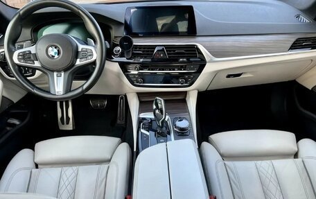 BMW 5 серия, 2018 год, 3 900 000 рублей, 8 фотография