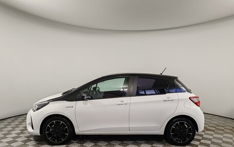 Toyota Yaris III рестайлинг, 2017 год, 1 375 000 рублей, 8 фотография