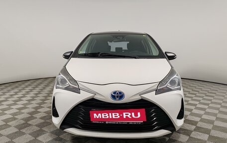 Toyota Yaris III рестайлинг, 2017 год, 1 375 000 рублей, 2 фотография