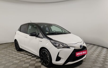 Toyota Yaris III рестайлинг, 2017 год, 1 375 000 рублей, 3 фотография