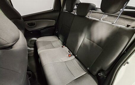 Toyota Yaris III рестайлинг, 2017 год, 1 375 000 рублей, 17 фотография