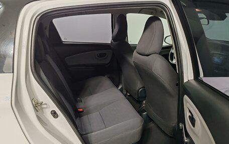 Toyota Yaris III рестайлинг, 2017 год, 1 375 000 рублей, 20 фотография
