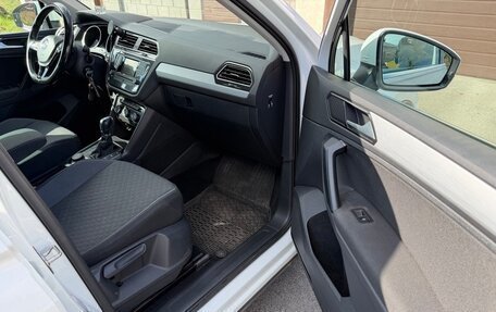 Volkswagen Tiguan II, 2017 год, 2 270 000 рублей, 13 фотография