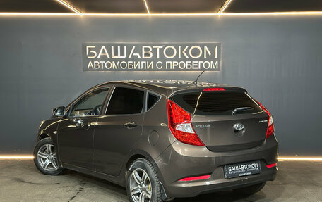Hyundai Solaris II рестайлинг, 2015 год, 885 000 рублей, 4 фотография