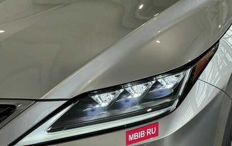 Lexus RX IV рестайлинг, 2020 год, 5 700 000 рублей, 3 фотография