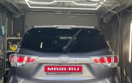 Toyota Highlander III, 2014 год, 3 100 000 рублей, 5 фотография