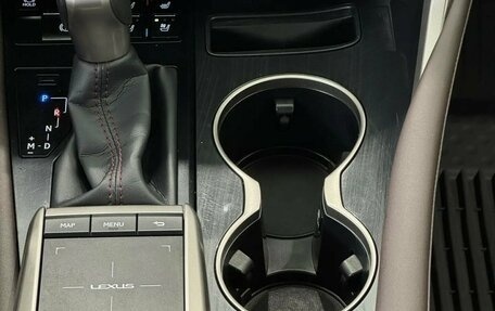 Lexus RX IV рестайлинг, 2020 год, 5 700 000 рублей, 34 фотография