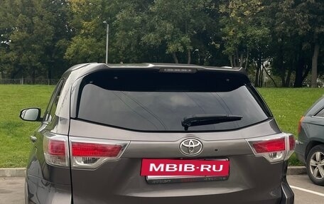Toyota Highlander III, 2014 год, 3 100 000 рублей, 2 фотография