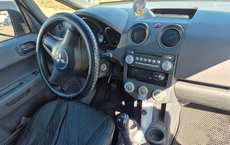 Mitsubishi Colt VI рестайлинг, 2004 год, 170 000 рублей, 9 фотография