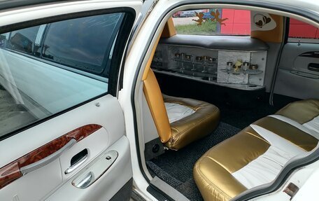 Lincoln Town Car III рестайлинг, 2001 год, 500 000 рублей, 9 фотография