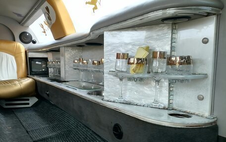 Lincoln Town Car III рестайлинг, 2001 год, 500 000 рублей, 10 фотография