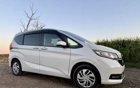 Honda Freed II, 2022 год, 1 365 000 рублей, 3 фотография